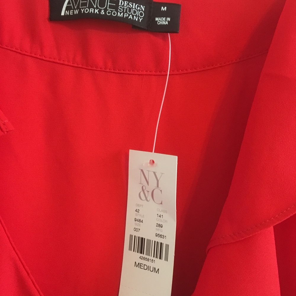 Sleeveless Red Shirt - Picture 3 of 3